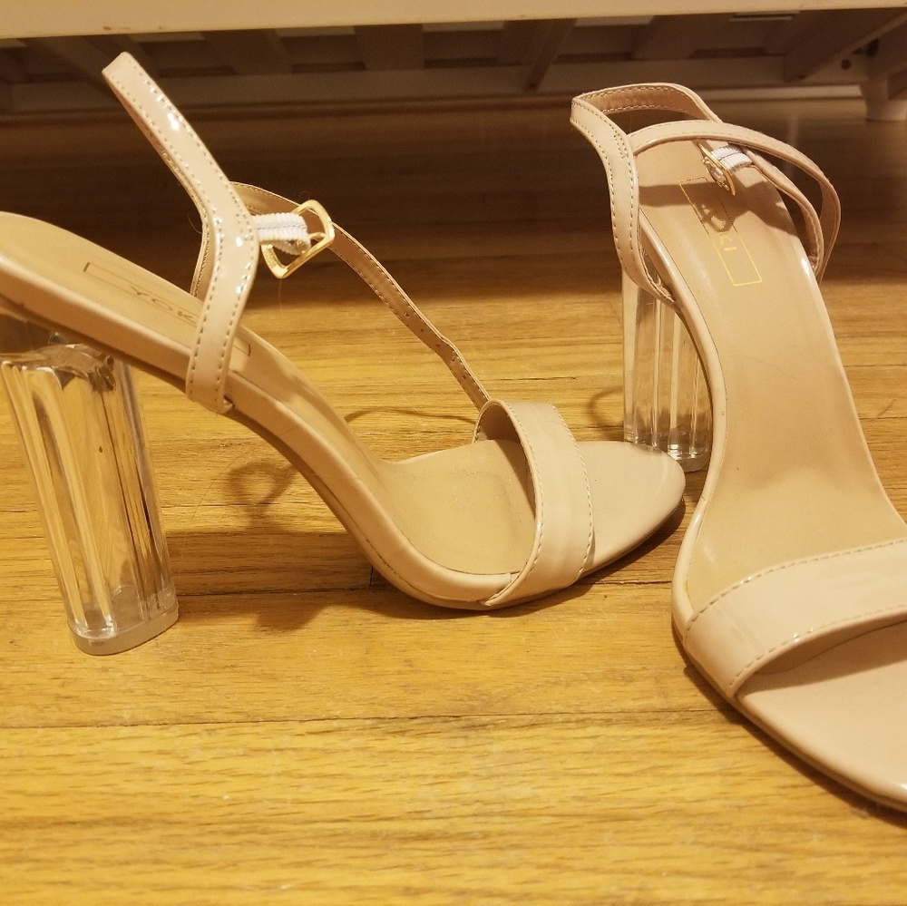 NWOT nude clear block heel